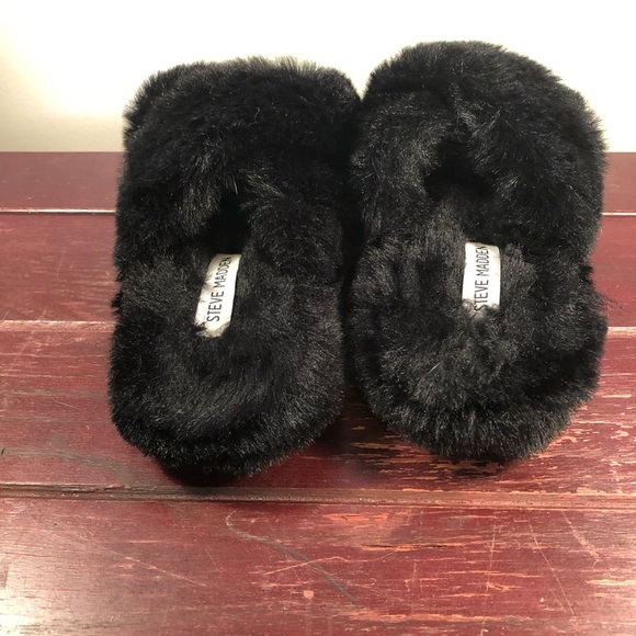 Steve Madden Women s Faux Fur Criss Cross Comfy Slippers, Black M (7-8) NWT - Picture 6 of 10